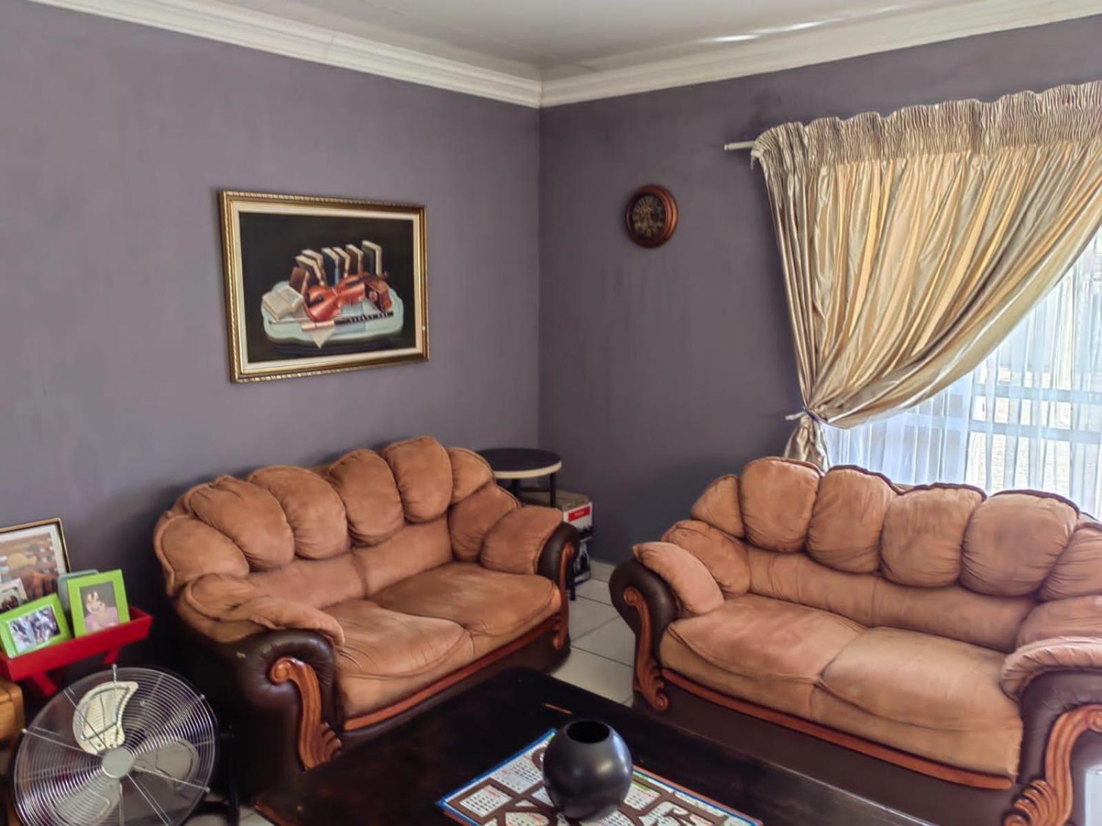 Sibahlenomhlambi Guesthouse スプリングズ エクステリア 写真