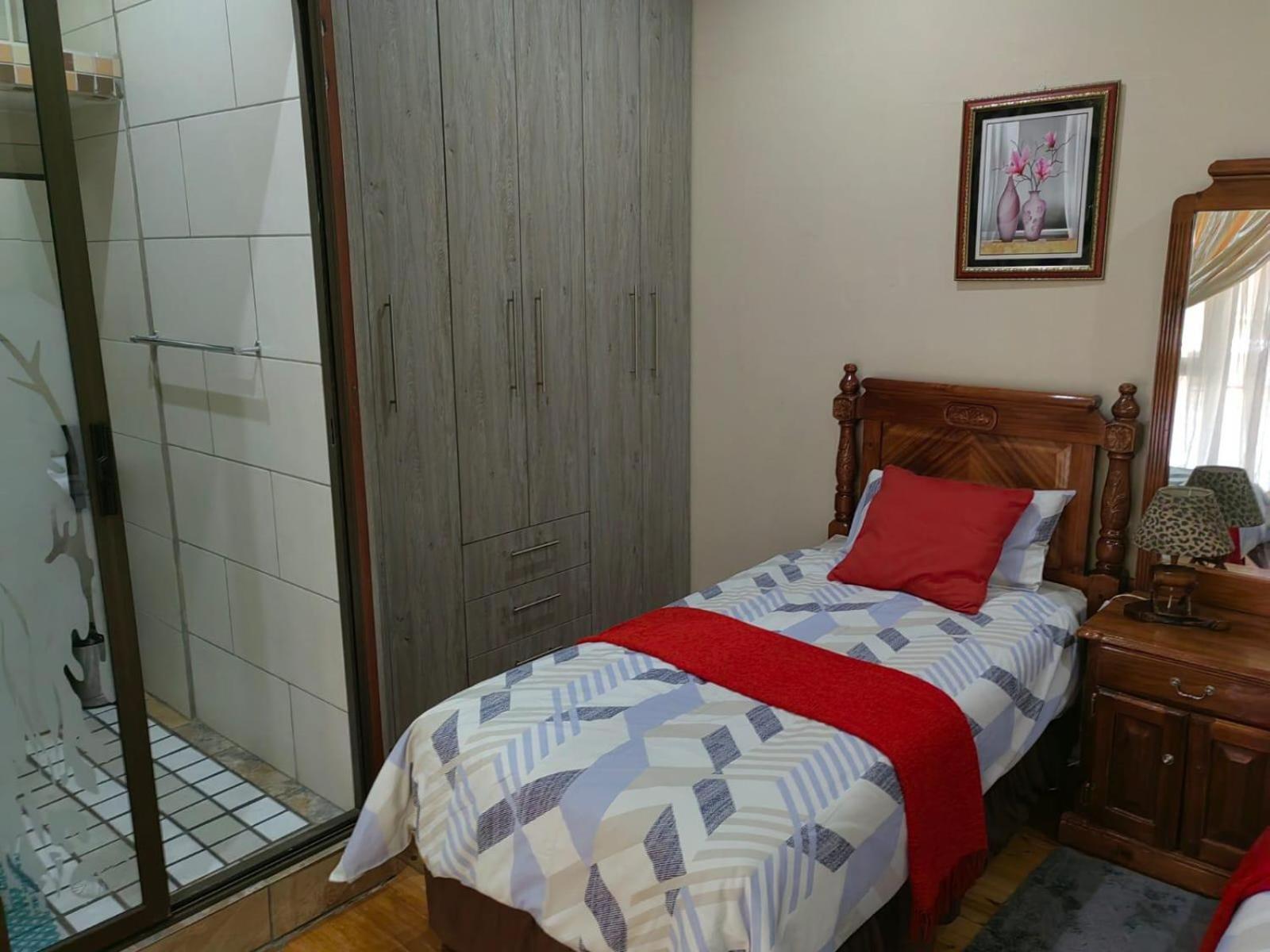 Sibahlenomhlambi Guesthouse スプリングズ 部屋 写真