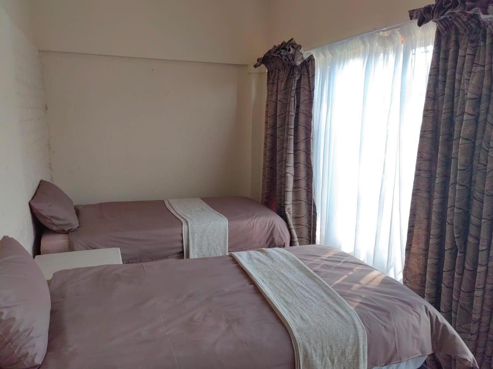 Sibahlenomhlambi Guesthouse スプリングズ 部屋 写真
